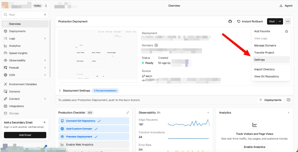 プロジェクト Overview の Production Deployment 右上「⋯」メニュー。赤い矢印で Settings を示している